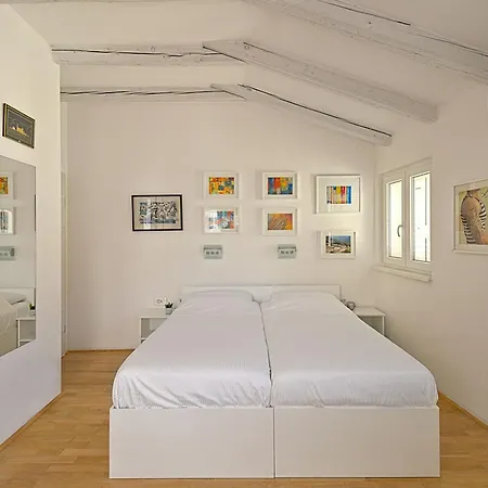 Cozy Penthouse Near Palace Split
